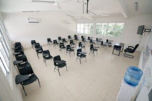 Gobernador Joaquín Díaz Mena entregó tres aulas y un área de dirección en el Cobay de Tixcacalcupul.