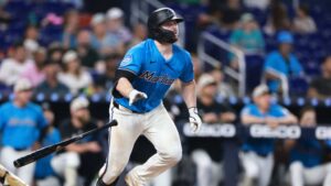 Liam Hicks conectó un sencillo clave en la duodécima entrada que permitió a Tampa Bay mantener viva la ofensiva y encaminar la remontada ante Milwaukee en el cuarto juego de la Serie Mundial 2026.
