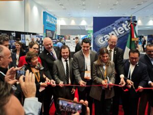 Durante el encuentro internacional, que se realiza del 13 al 15 de octubre en San Francisco, el Gobierno del Renacimiento Maya promueve las capacidades del estado para atraer inversiones y establecer alianzas en la industria de semiconductores