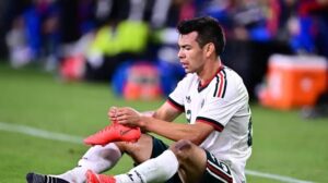 Hirving ‘Chucky’ Lozano es una de las bajas de la Selección Mexicana ante Chile debido a una molestia muscular.