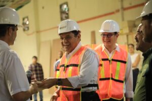 El gobernador Javier May Rodríguez inauguró la nueva fábrica de tableros de madera de Melina en la planta PROXYLO, ubicada en Cárdenas, un proyecto que busca generar empleos y fortalecer la economía de Tabasco.