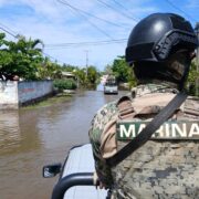 Huracán “Simón” pierde fuerza, pero Marina mantiene operativos de emergencia en Sinaloa y Nayarit