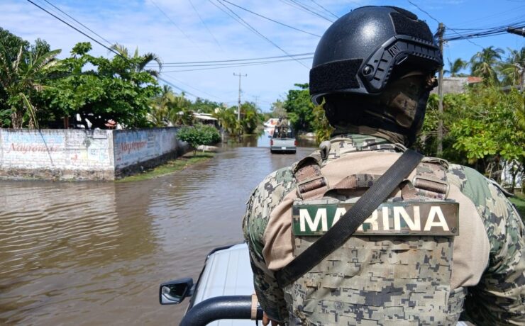 Huracán “Simón” pierde fuerza, pero Marina mantiene operativos de emergencia en Sinaloa y Nayarit