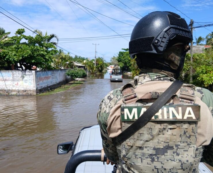 Huracán “Simón” pierde fuerza, pero Marina mantiene operativos de emergencia en Sinaloa y Nayarit