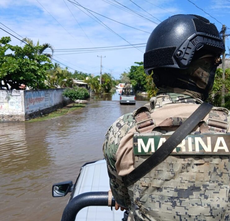 Huracán “Simón” pierde fuerza, pero Marina mantiene operativos de emergencia en Sinaloa y Nayarit