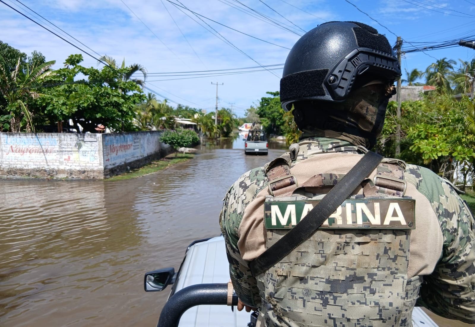 Huracán “Simón” pierde fuerza, pero Marina mantiene operativos de emergencia en Sinaloa y Nayarit
