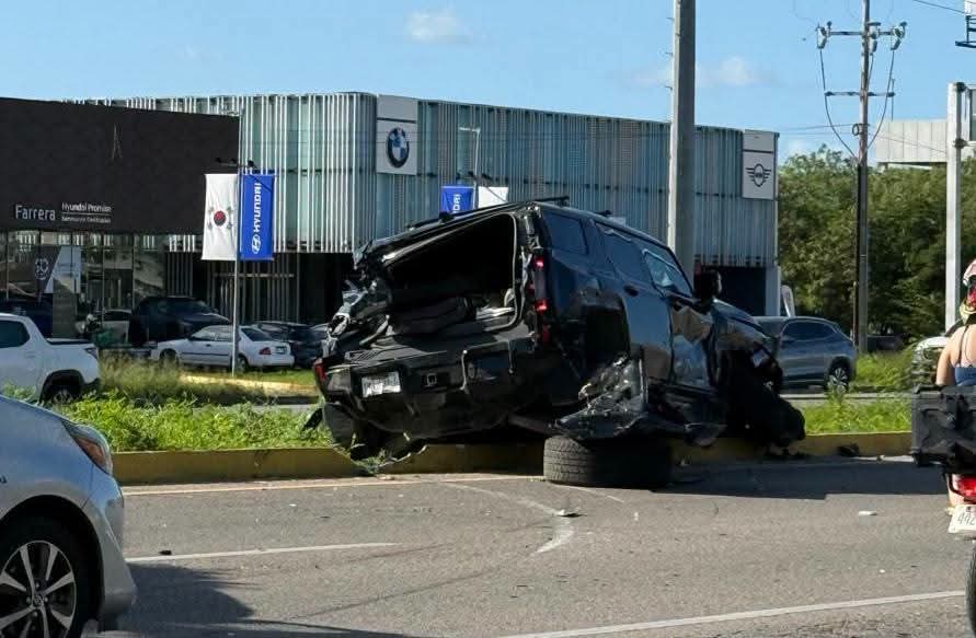 Mega carambola en la Mérida-Progreso deja cinco heridos y caos vial