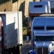 Paro nacional de transportistas bloquea salida de Mérida hacia Campeche