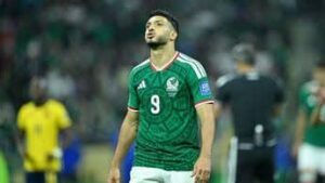Rafa Márquez tendrá que ajustar sus planes con la Selección Mexicana tras la lesión de Raúl Jiménez. La ausencia del delantero representa un nuevo desafío para el Tri de cara a los cuartos de final de la Nations League, donde Jamaica será una prueba importante para el entrenador.