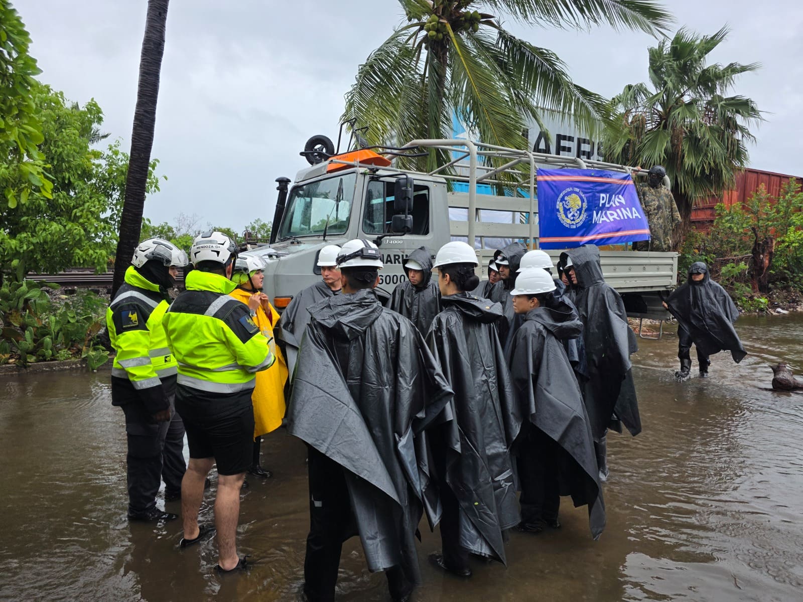 Realizan trabajos de emergencia en Manzanillo