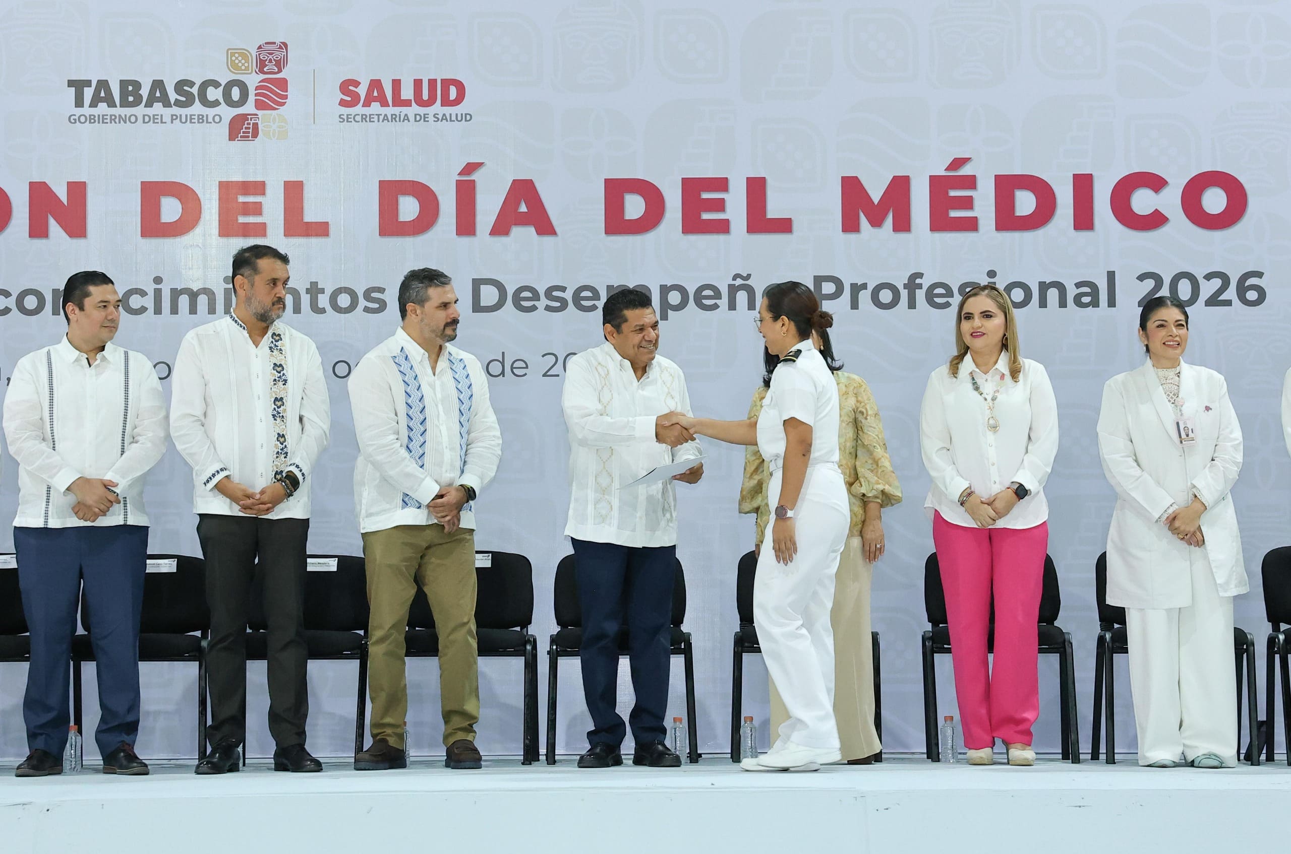 Reconocen trayectoria 