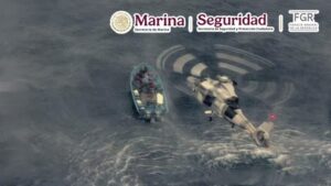 Seis personas fueron detenidas durante el operativo marítimo realizado a 677 kilómetros al sur de Huatulco, Oaxaca, donde la Marina logró un importante golpe al narcotráfico.