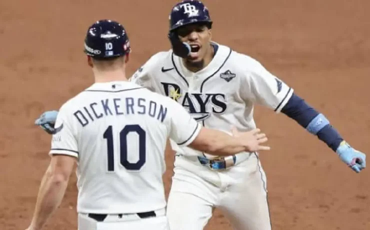 Tampa Bay mandó al quinto juego con una remontada dramática