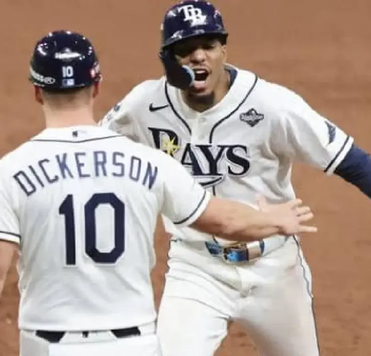 Tampa Bay mandó al quinto juego con una remontada dramática