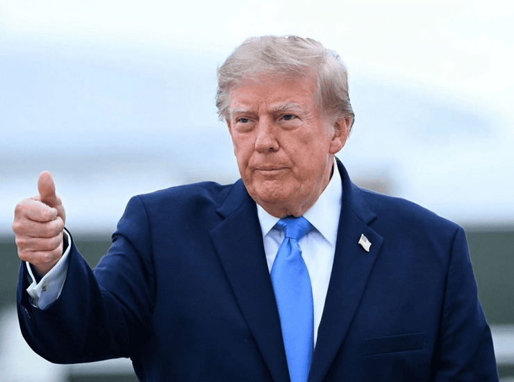 Trump anuncia pago de 90 dólares para adultos mayores