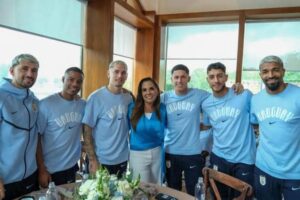 La Selección de Uruguay eligió el Hotel Fairmont Mayakoba, en Playa del Carmen, como campamento durante el Mundial 2026, aprovechando sus instalaciones y ubicación estratégica para preparar sus compromisos internacionales.