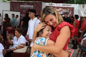 Jessica Saidén Quiroz convivió con fundadoras, fundadores, militantes y simpatizantes de Morena durante el encuentro conmemorativo por los 15 años de organización del movimiento en Yucatán.