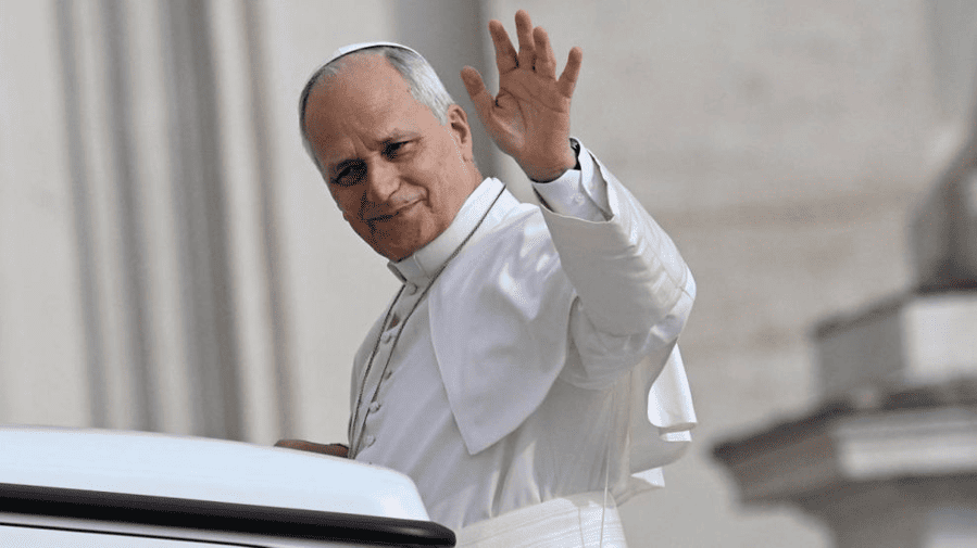 Vaticano confirma cirugía del papa León XIV
