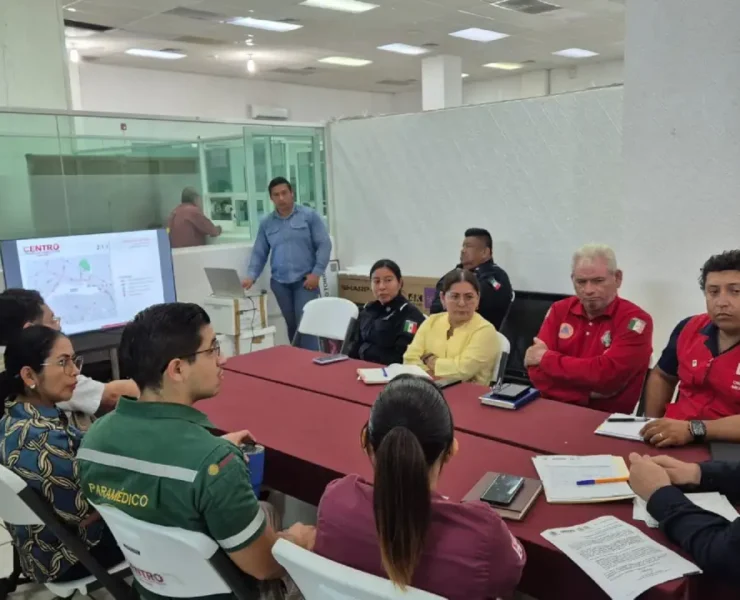 Visitantes en panteones por Día de Muertos Centro prepara operativo especial
