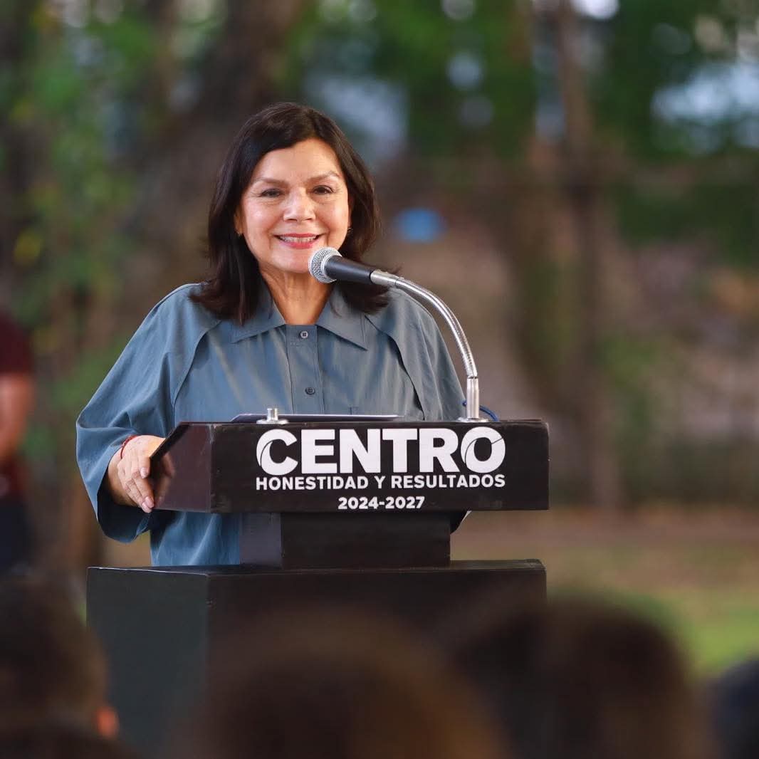 Yolanda Osuna se registra