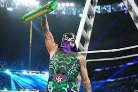 Penta Zero Miedo hizo historia en WWE al conquistar el maletín de Money in the Bank, asegurando una oportunidad para luchar por un campeonato mundial durante los próximos 12 meses.