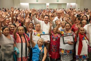 El programa Parteras del Bienestar apoya a las mujeres que acompañan el embarazo, el parto y los días después del nacimiento en las comunidades mayas