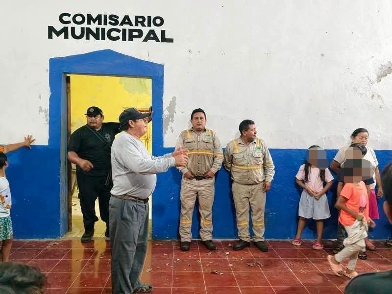 ¡TENSIÓN EN TADZIBICHÉN! Habitantes retienen a empleados de la CFE por constantes apagones